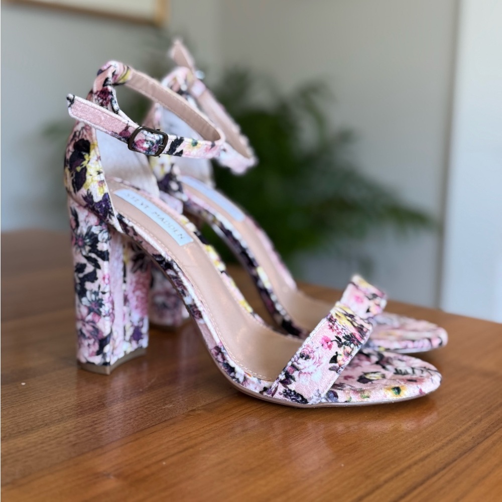 Steve Madden Carrson floral heels